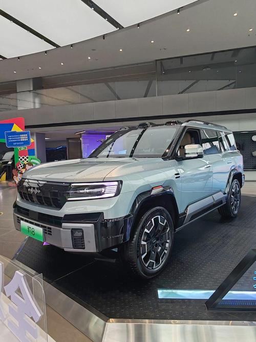 成都98比亚迪方程豹硬派越野的爆款，英菲尼迪35周年与你共成长